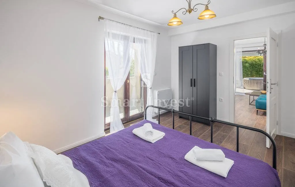 poreč, postrana kuća sa 3 apartmana i bazenom, 4 km od mora - slika 16