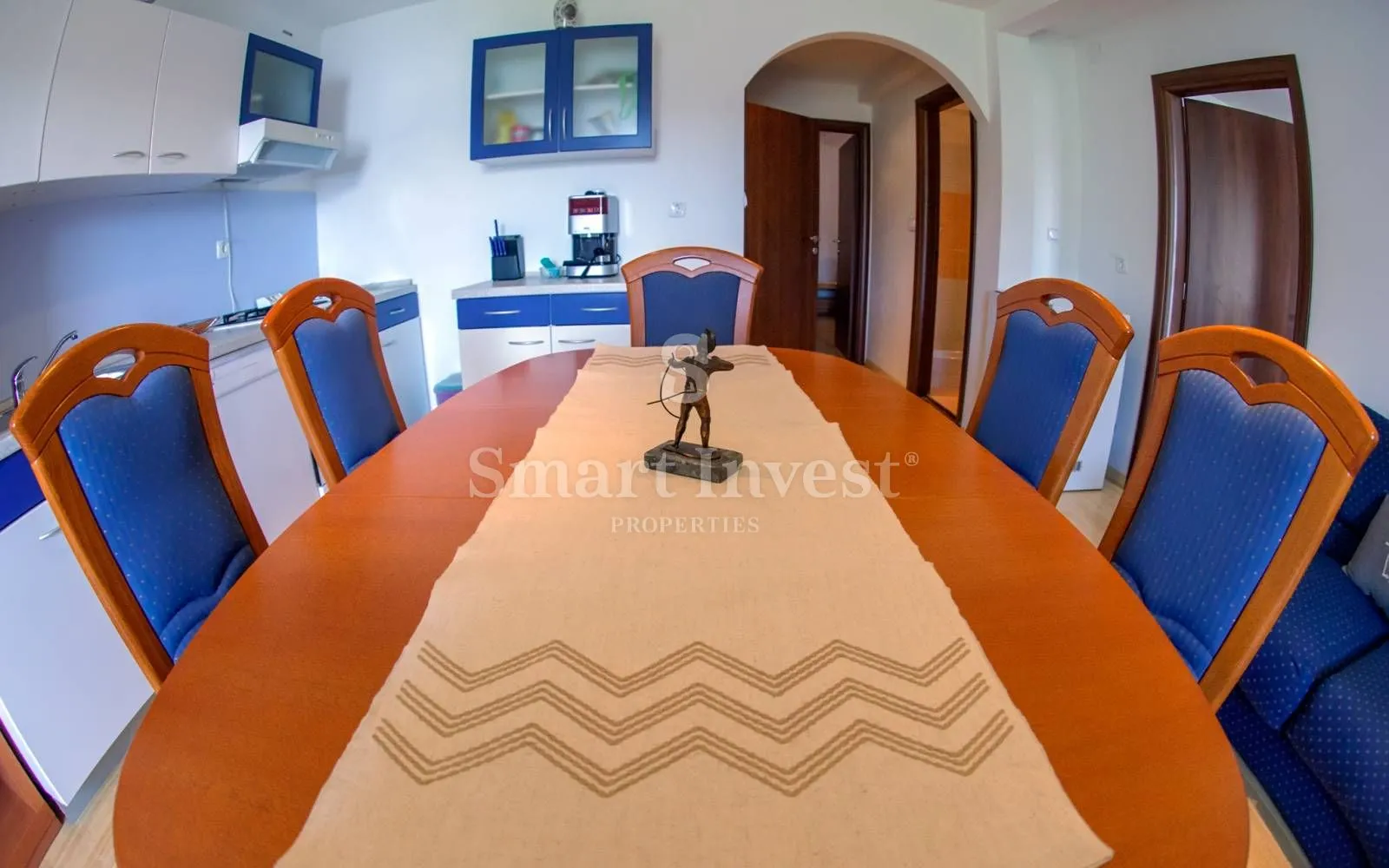 karlobag, kuća od 260 m2 s konobom! - slika 9