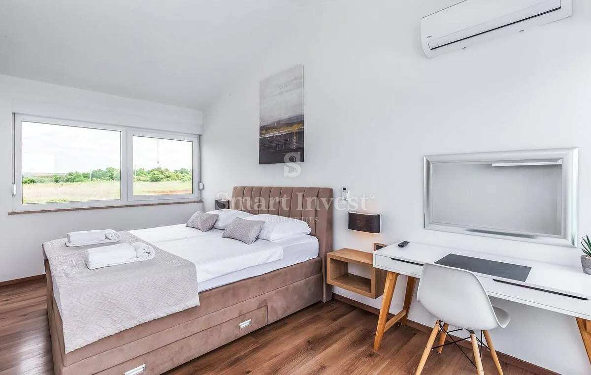 poreč, vila s bazenom, wellnessom i pogledom na more - slika 31