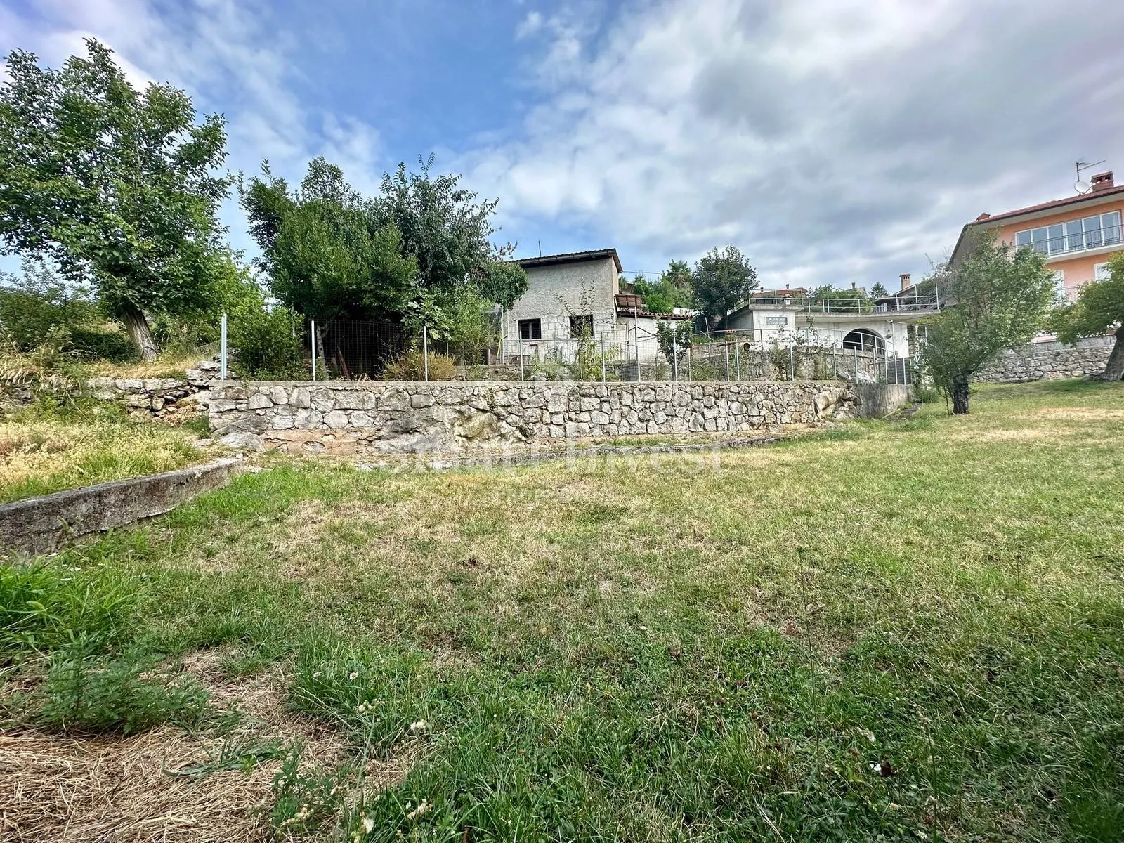 pobri, zemljište od 615 m2 s djelomičnim pogledom na more - slika 2