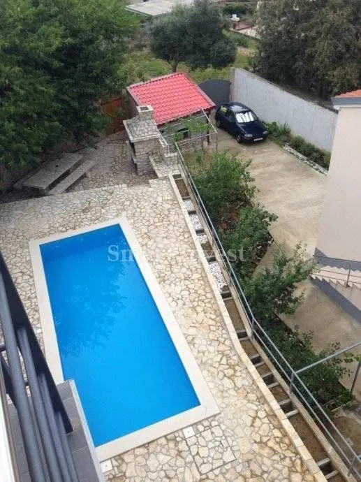 novi vinodolski, apartmanska kuća od 400 m2 - slika 9