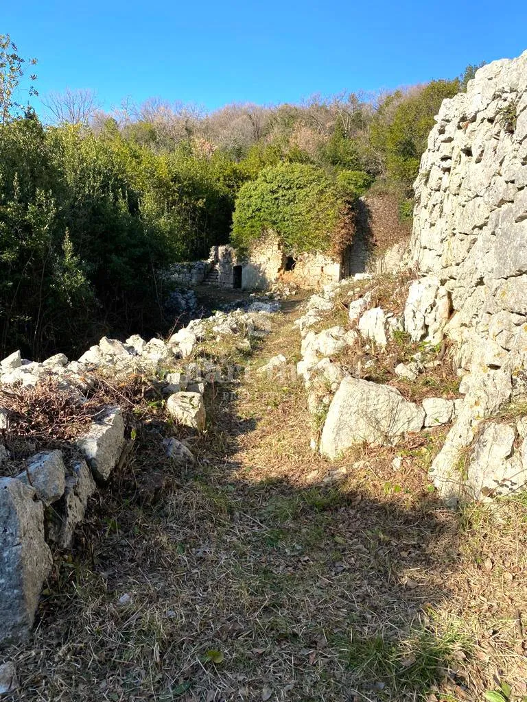 opatijska rivijera, teren od 3.282 m2 sa 7 starina i projektom, pogled na more - slika 21