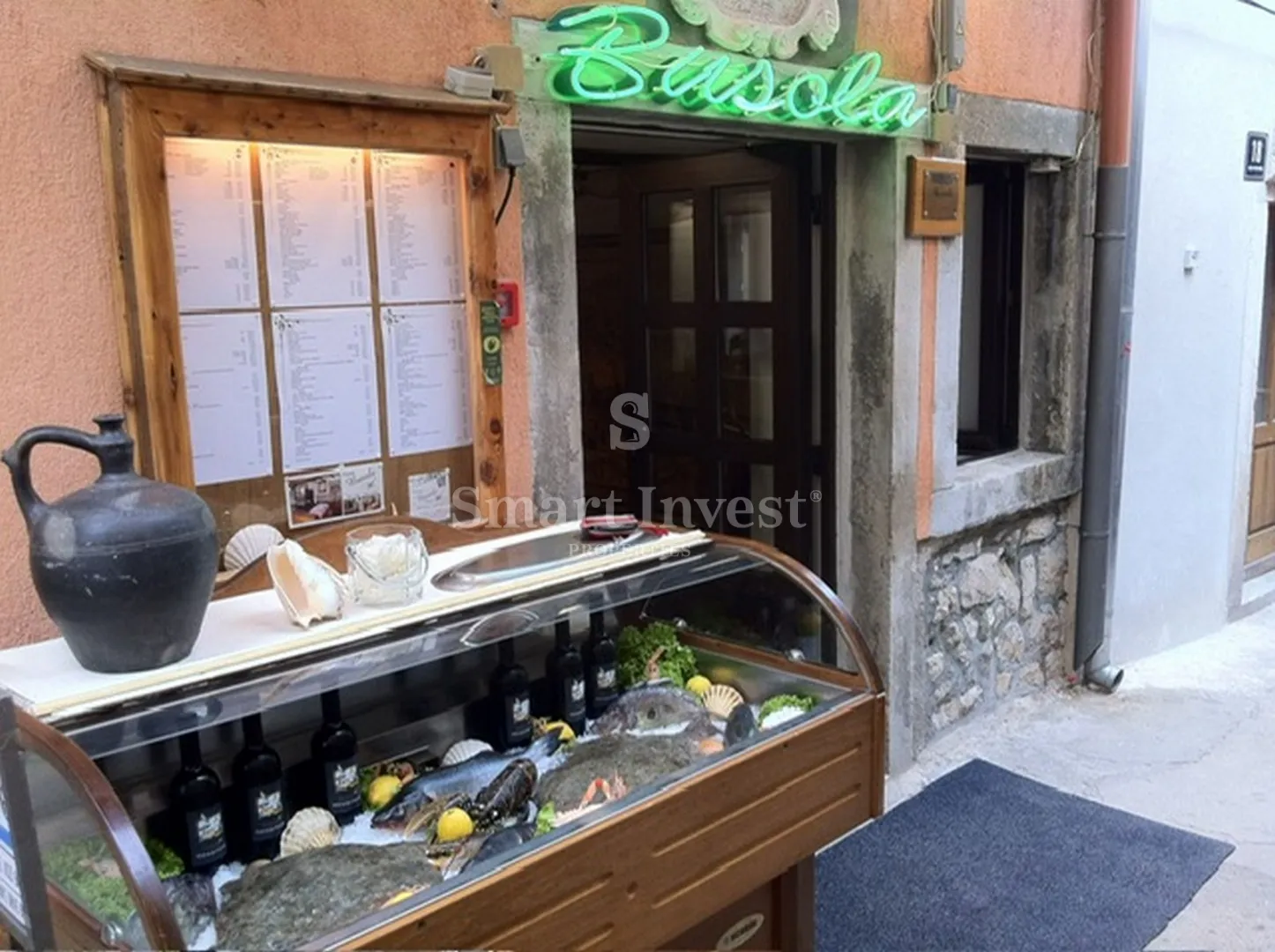 cres, kuća s apartmanima i restoranom - slika 12