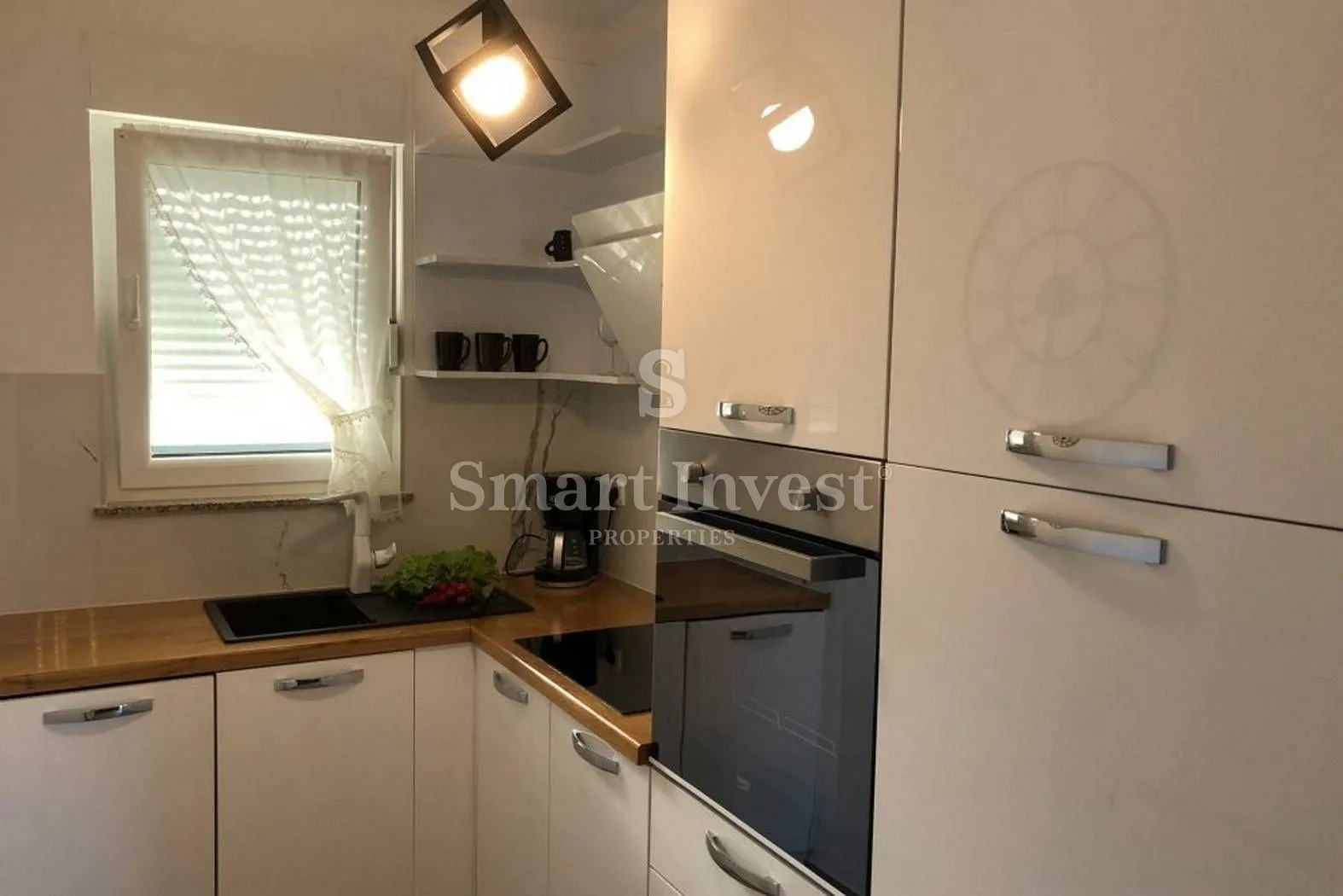 oprić, prekrasna apartmanska kuća 450 m2, s balkonima, terasama, pogledom na more i bazenom - slika 9