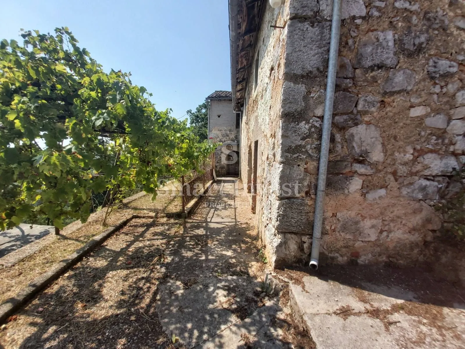 poljane, seosko imanje na zemljištu od 6097 m2 - slika 10