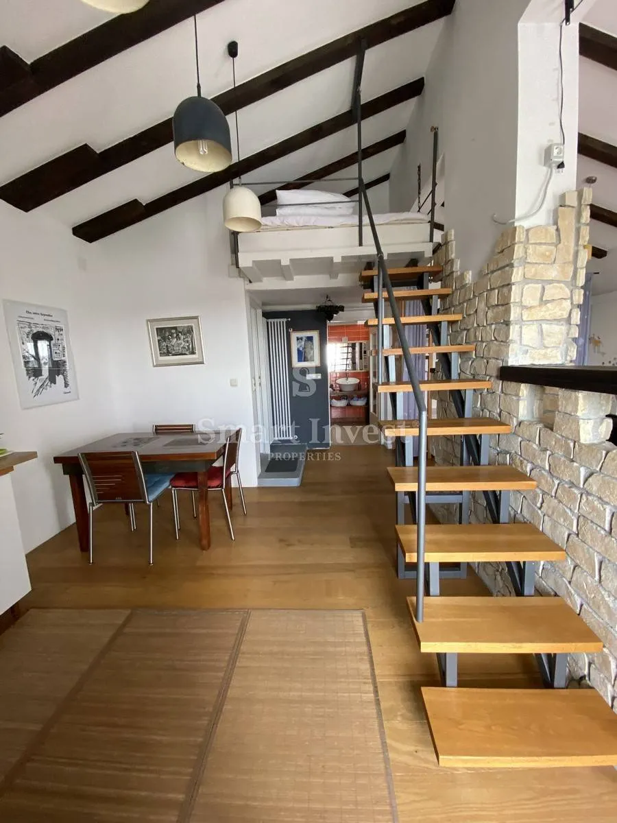 rovinj 7 km, pola kuće od 460 m2 - slika 25