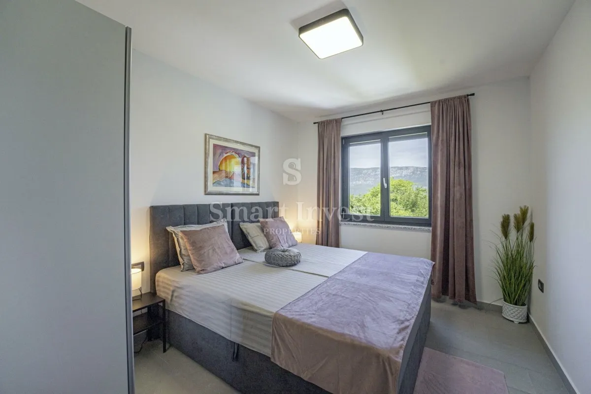 labin - rabac, nova moderna vila s bazenom 7 km od mora - slika 39
