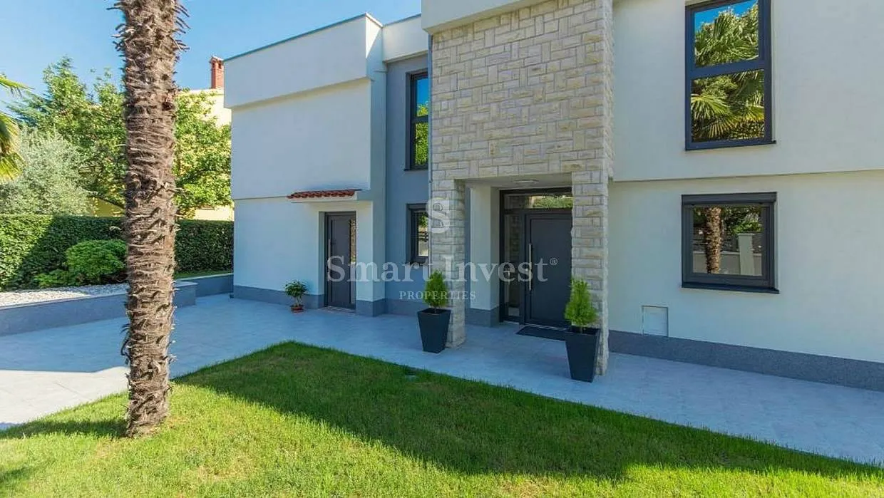 poreč, prekrasna vila s bazenom, 300 m do mora! - slika 7
