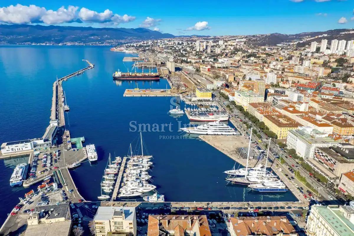 rijeka, stan na rivi 141 m2, 1.red do mora! - slika 11