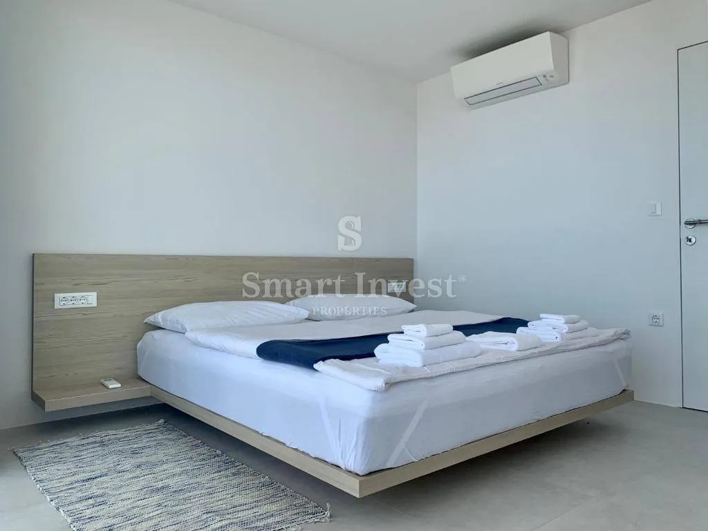 krk, moderna villa s dva stana i 2 bazena 500 m od mora - slika 22