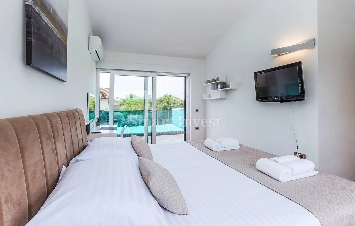 poreč, vila s bazenom, wellnessom i pogledom na more - slika 30