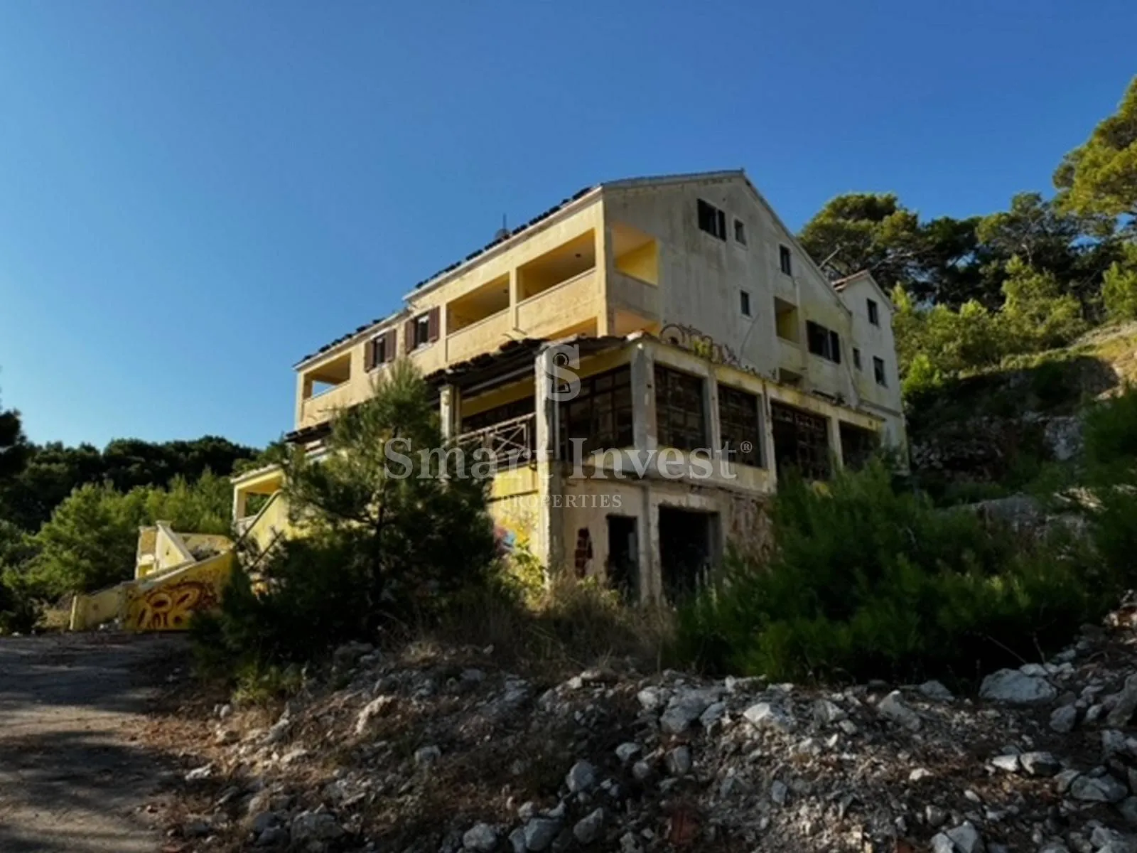 mali lošinj, zgrada i građevinsko zemljište prvi red uz more - slika 13