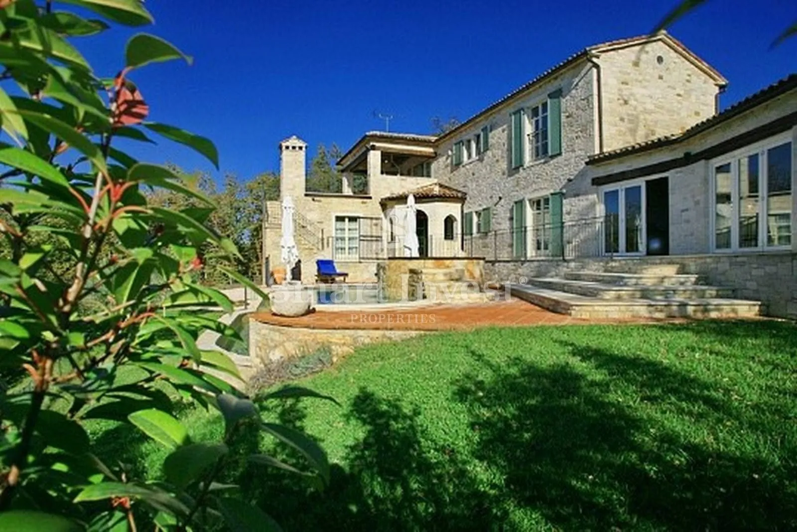 poreč - okolica, prekrasna kamena vila s pogledom i bazenom - slika 2