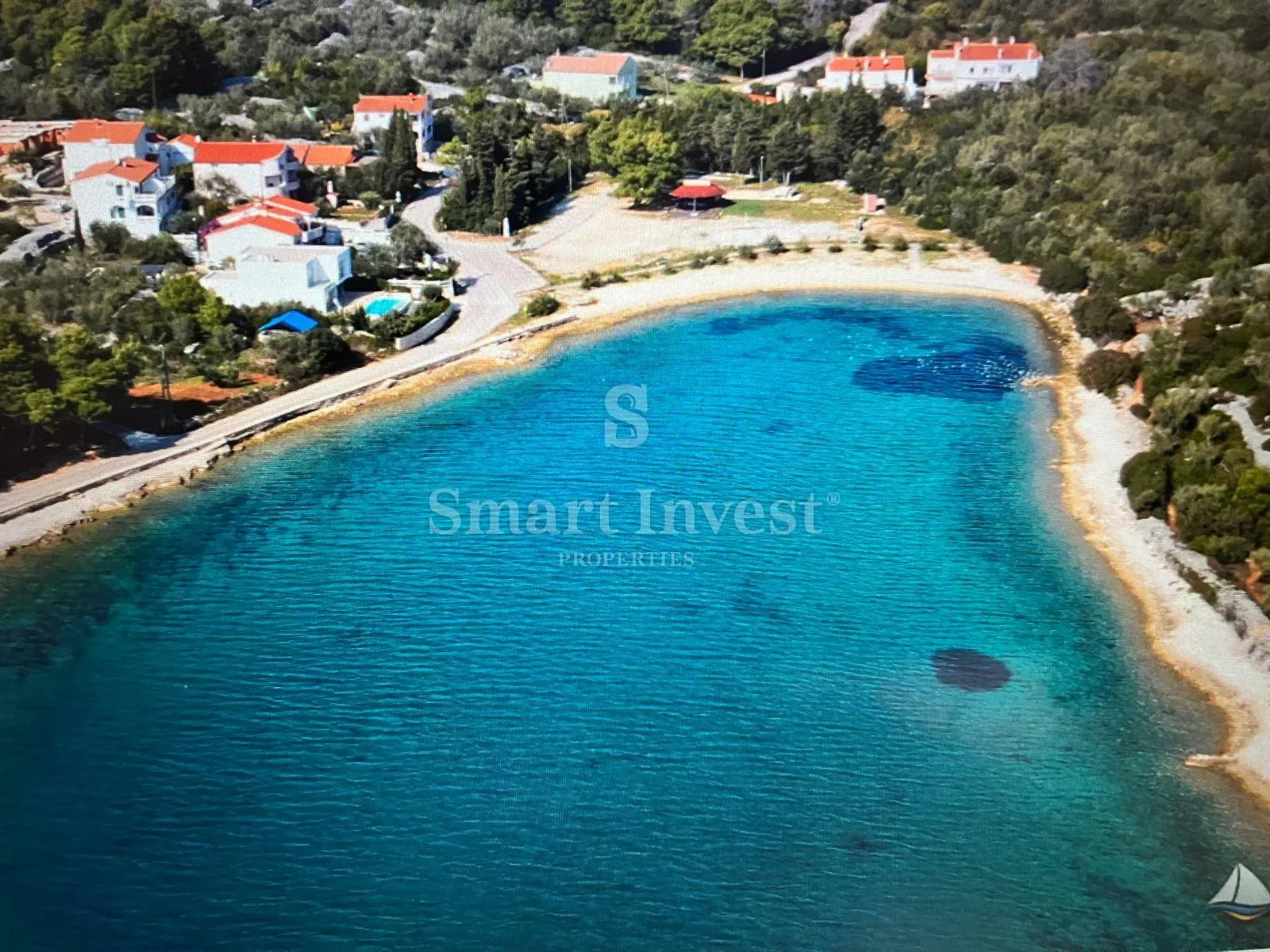 OTOK UGLJAN - KALI, zemljište prvi red do mora od 3182 m2
