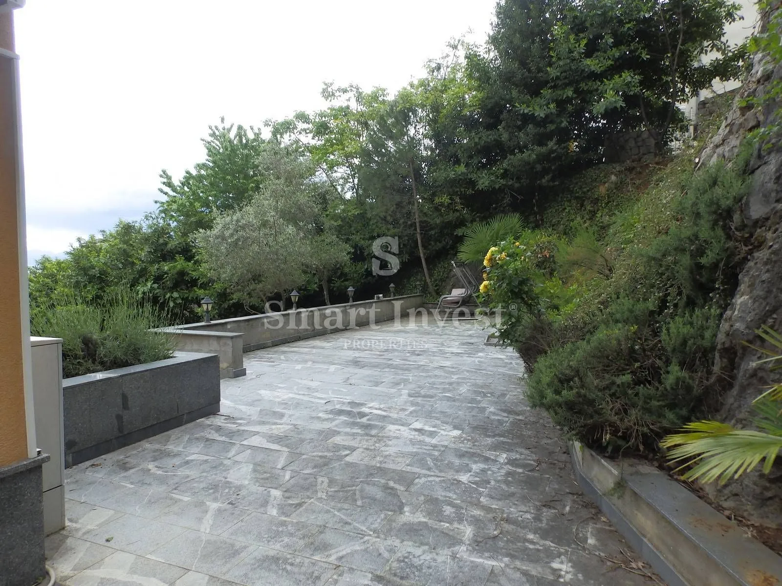 opatija, prodaje se vila sa 15 apartmana, 500 m od mora! - slika 30