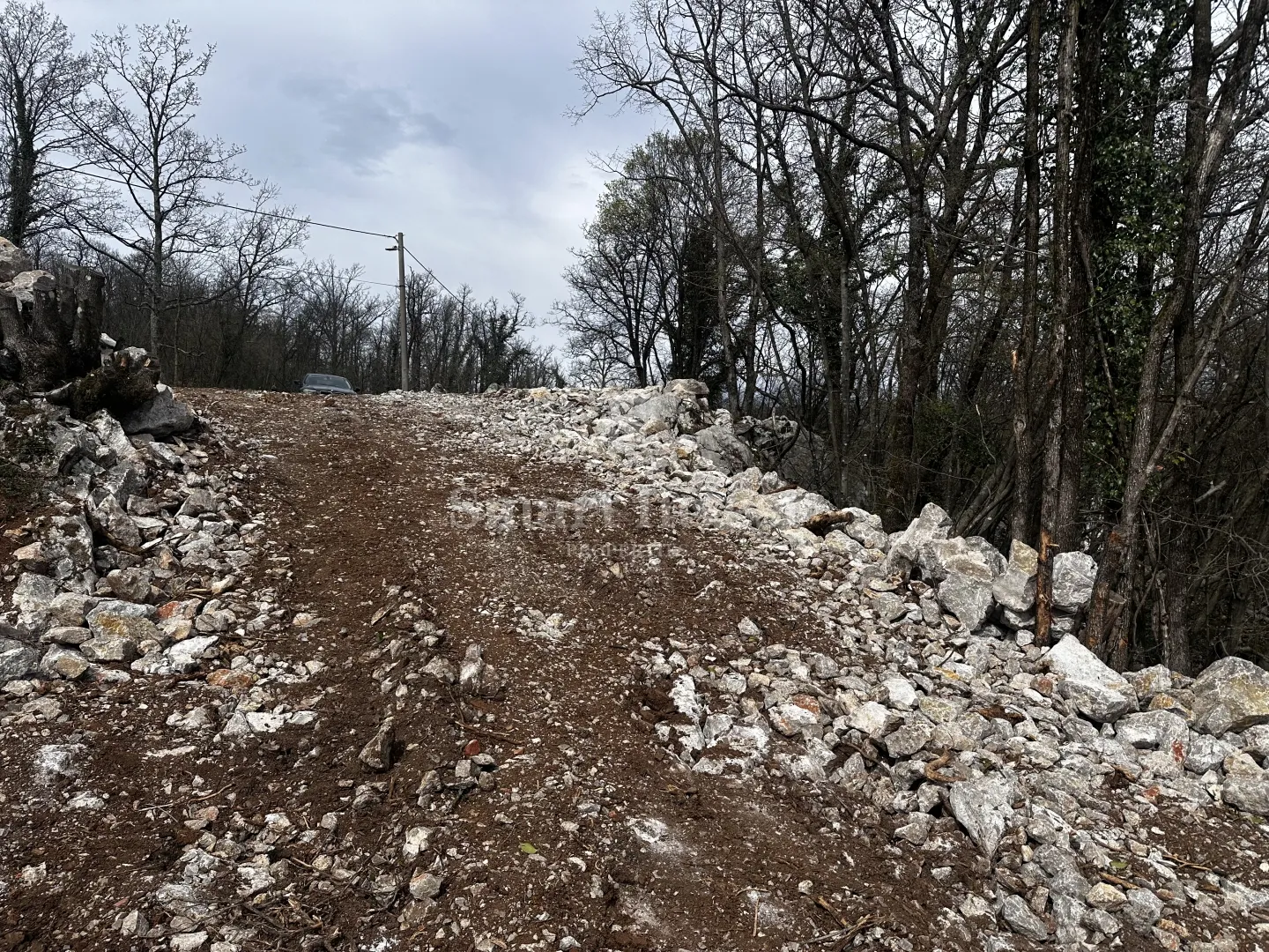 KASTAV, građevinsko zemljište od 922 m2 na mirnoj lokaciji