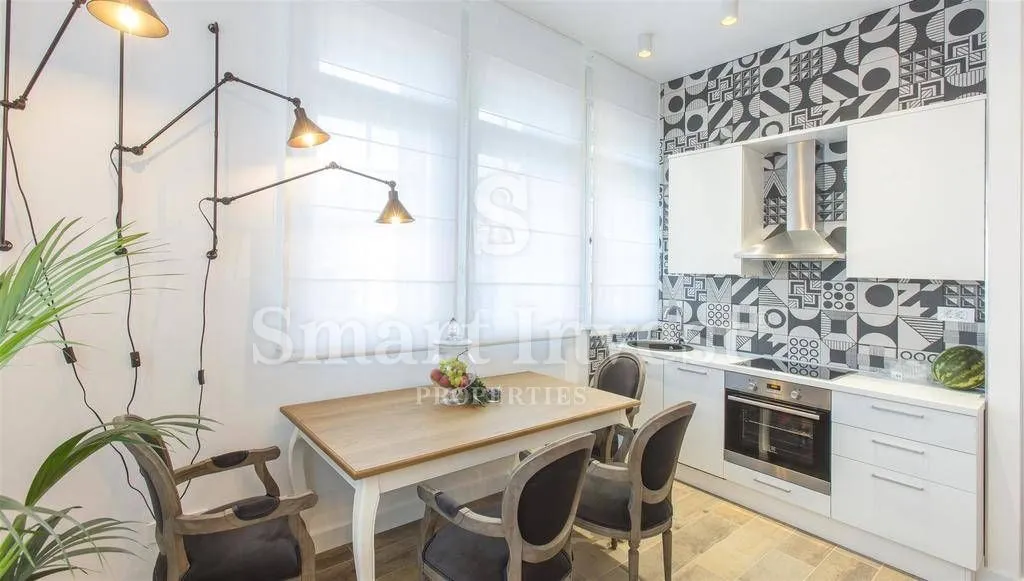 opatija - centar, etaža s 5 apartmana, 150 m od mora - slika 30