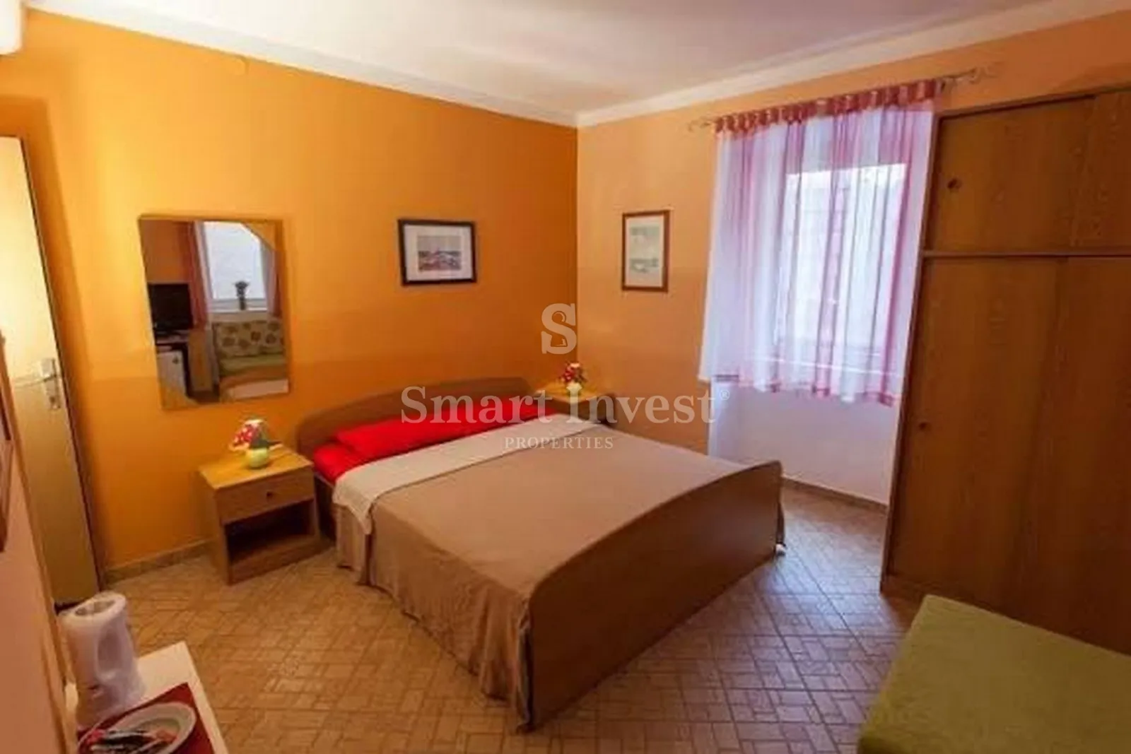 cres, kuća s apartmanima i restoranom - slika 28