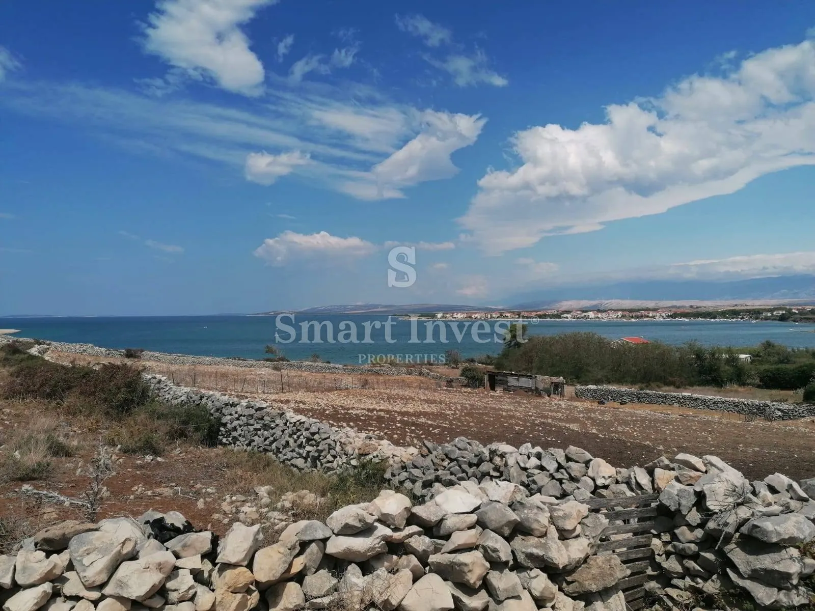 POVLJANA - PAG, zemljište od 4132 m2 s pogledom na more, svega 70 m od mora!