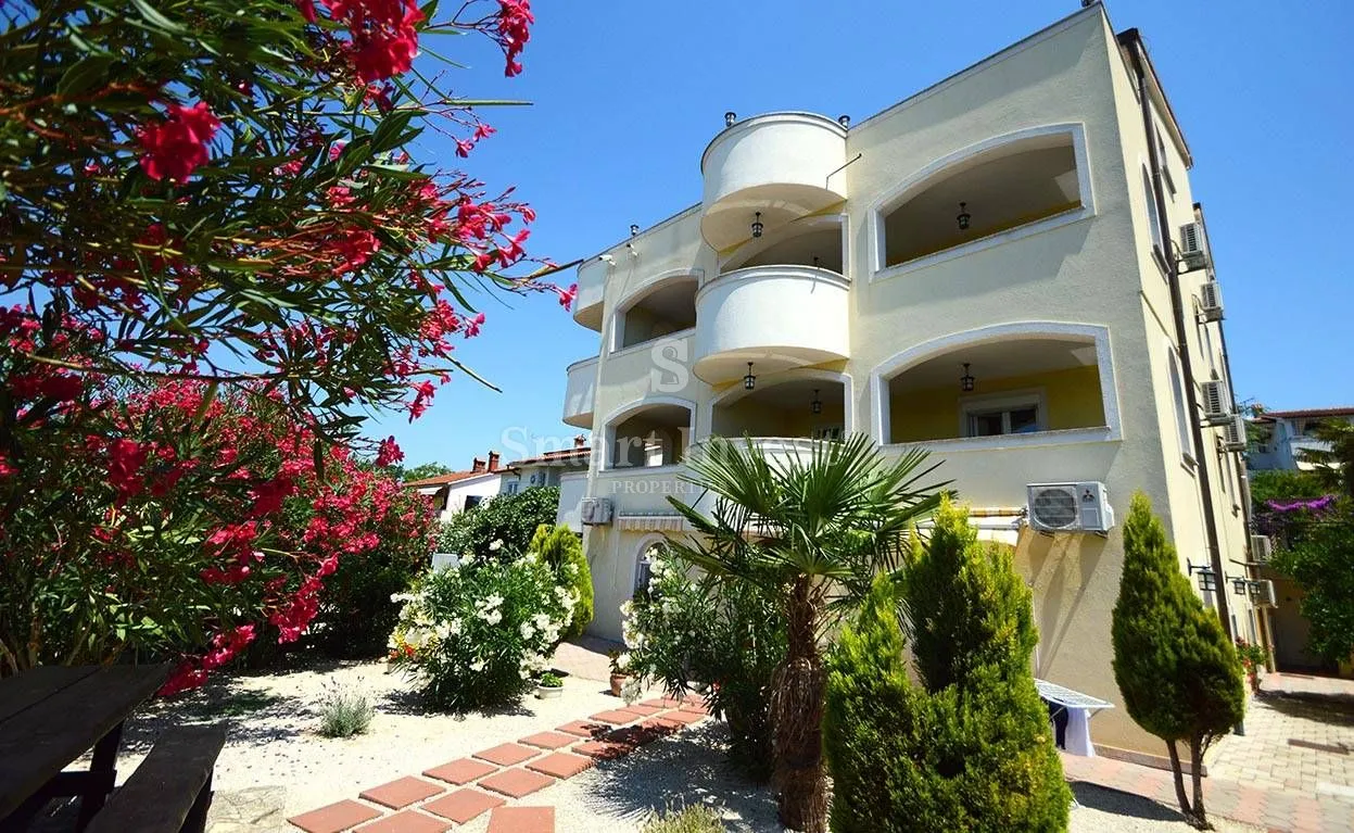 istra - medulin, apartmanska kuća s bazenom i pogledom na more - 400 m do mora! - slika 2