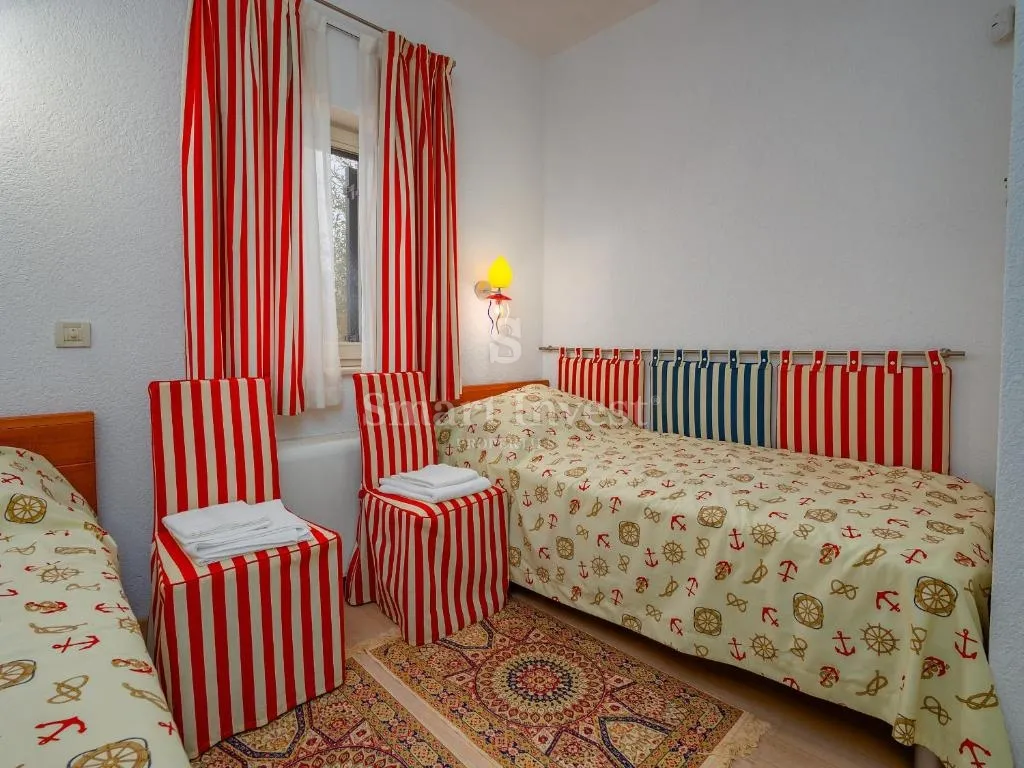 mošćenička draga, vila uz more s 6 apartmana i velikom okućnicom - slika 21