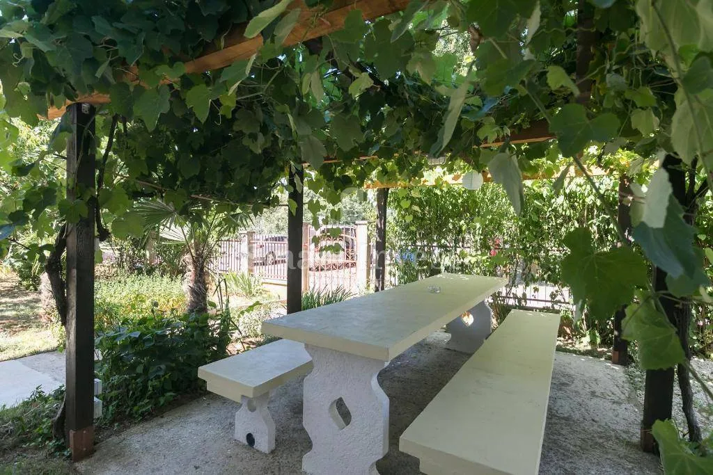 poreč, postrana kuća sa 3 apartmana i bazenom, 4 km od mora - slika 5