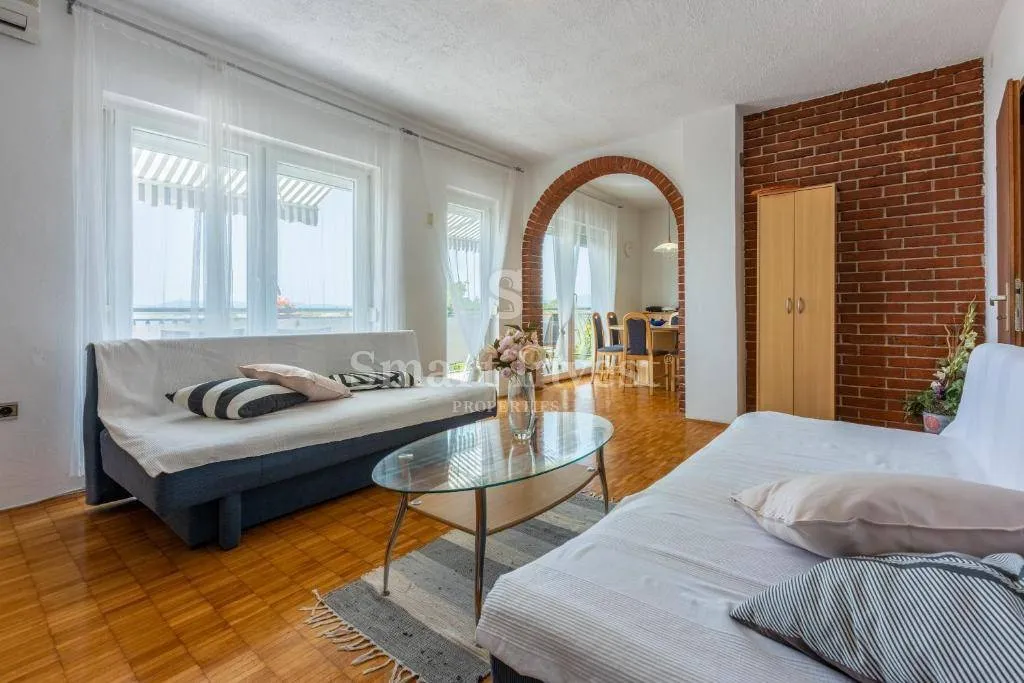 dramalj, kuća sa 5 apartmana i 2 garaže blizu mora - slika 14