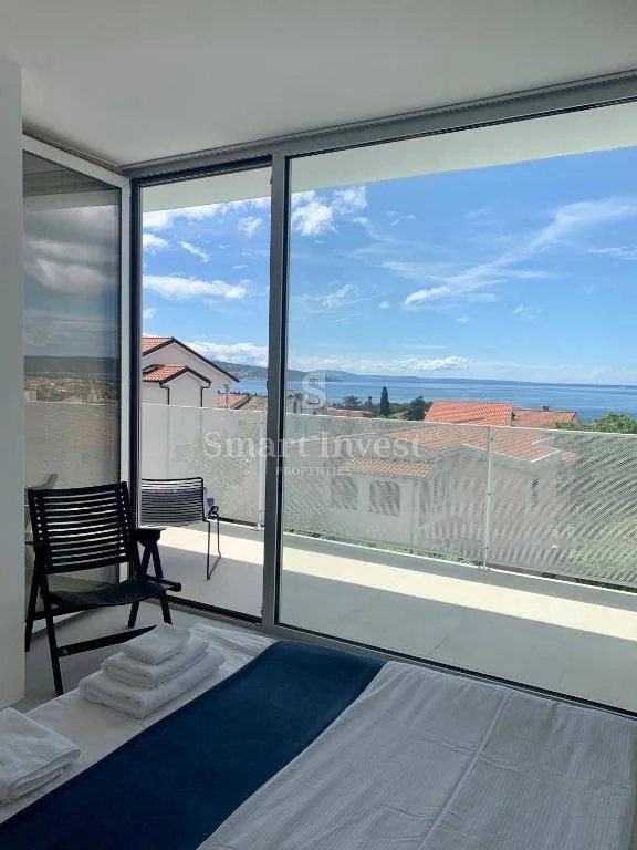 krk, moderna villa s dva stana i 2 bazena 500 m od mora - slika 19