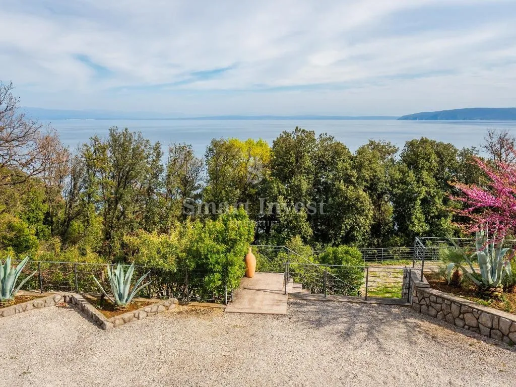 mošćenička draga, vila uz more s 6 apartmana i velikom okućnicom - slika 33