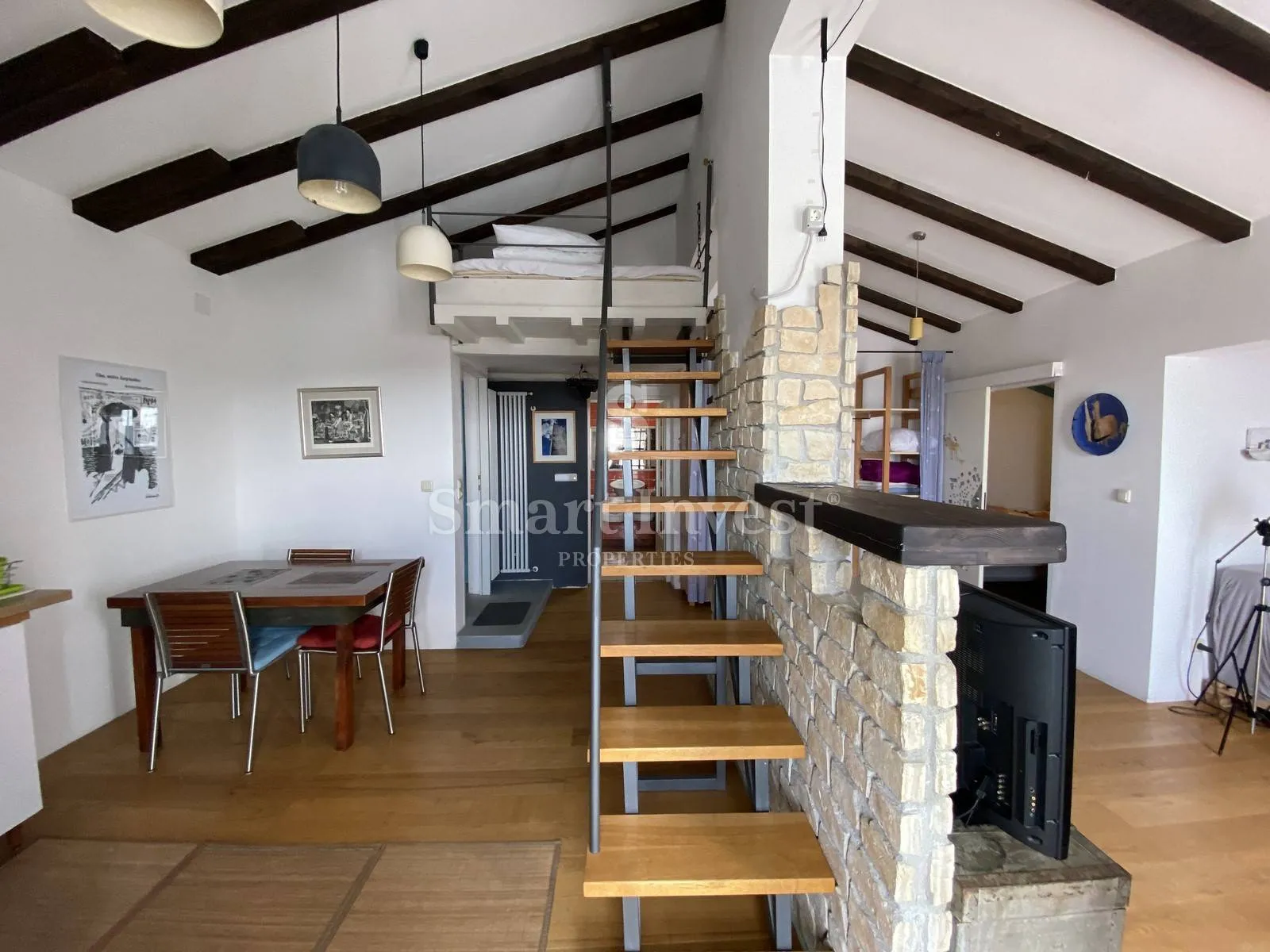 rovinj 7 km, pola kuće od 460 m2 - slika 26