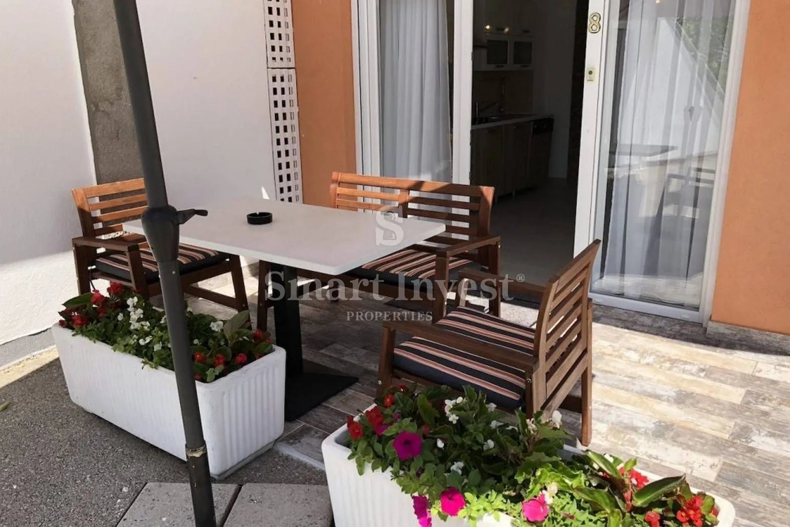 oprić, prekrasna apartmanska kuća 450 m2, s balkonima, terasama, pogledom na more i bazenom - slika 23