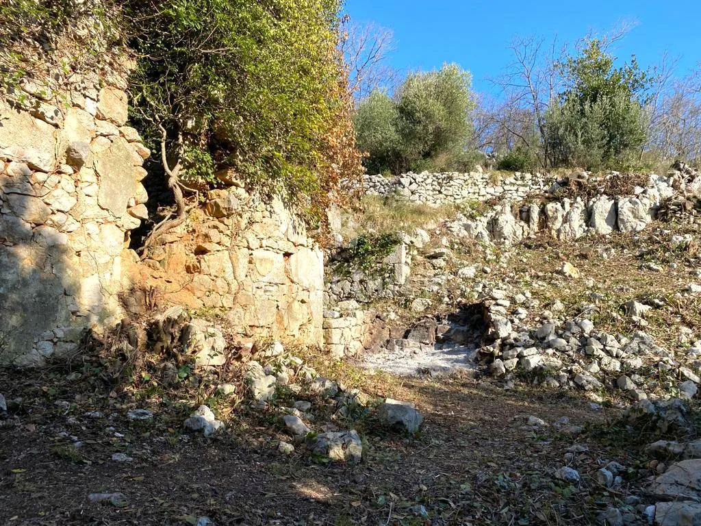 opatijska rivijera, teren od 3.282 m2 sa 7 starina i projektom, pogled na more - slika 29