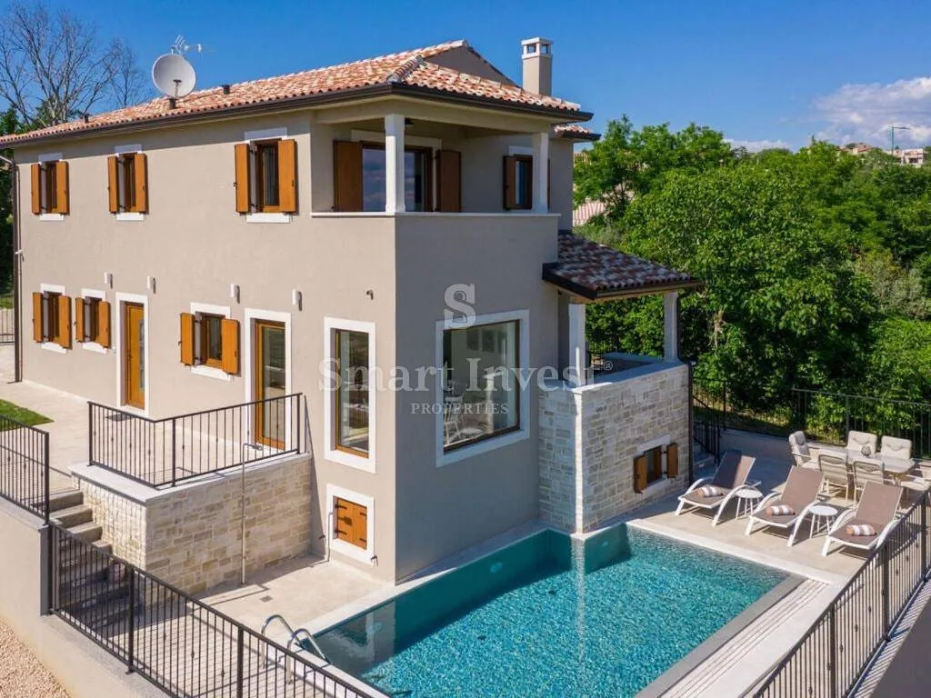 BUJE, kamena villa s bazenom i pogledom na more