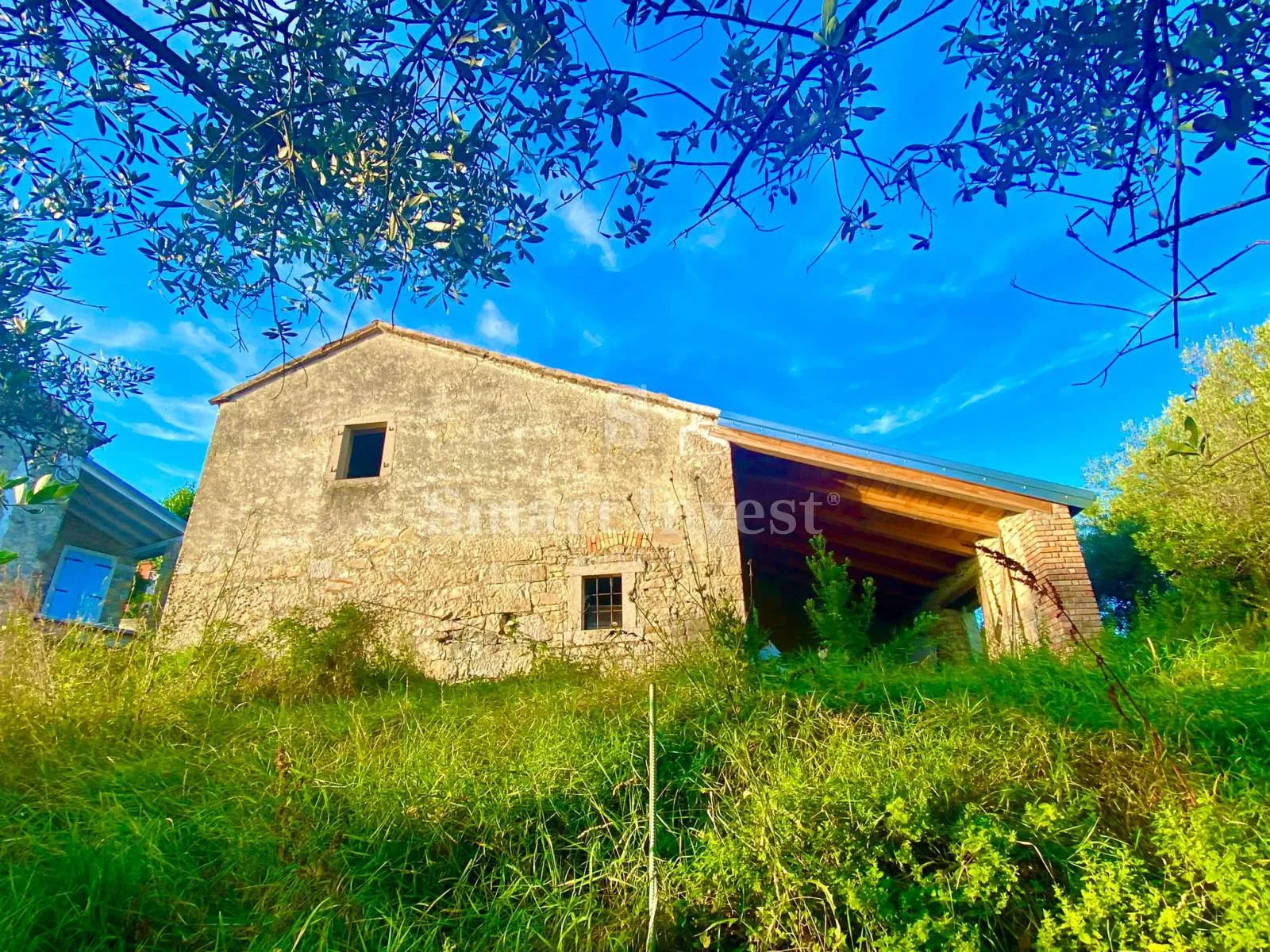 ISTRA - CEROVLJE, dvojna štala za obnovu sa zemljištem - Draguć, Cerovlje