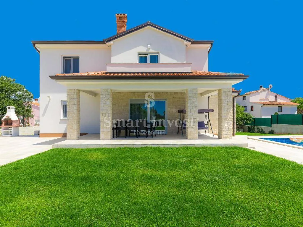 POREČ, NOVA SAMOSTOJEĆA KUĆA S BAZENOM, 5 km od mora
