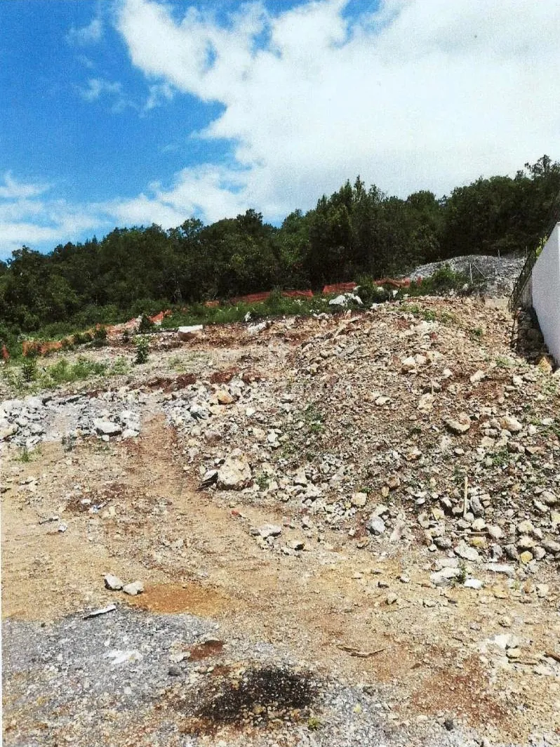 bivio, zemljište s građevinskom dozvolom za zgradu s 5 stanova - slika 2