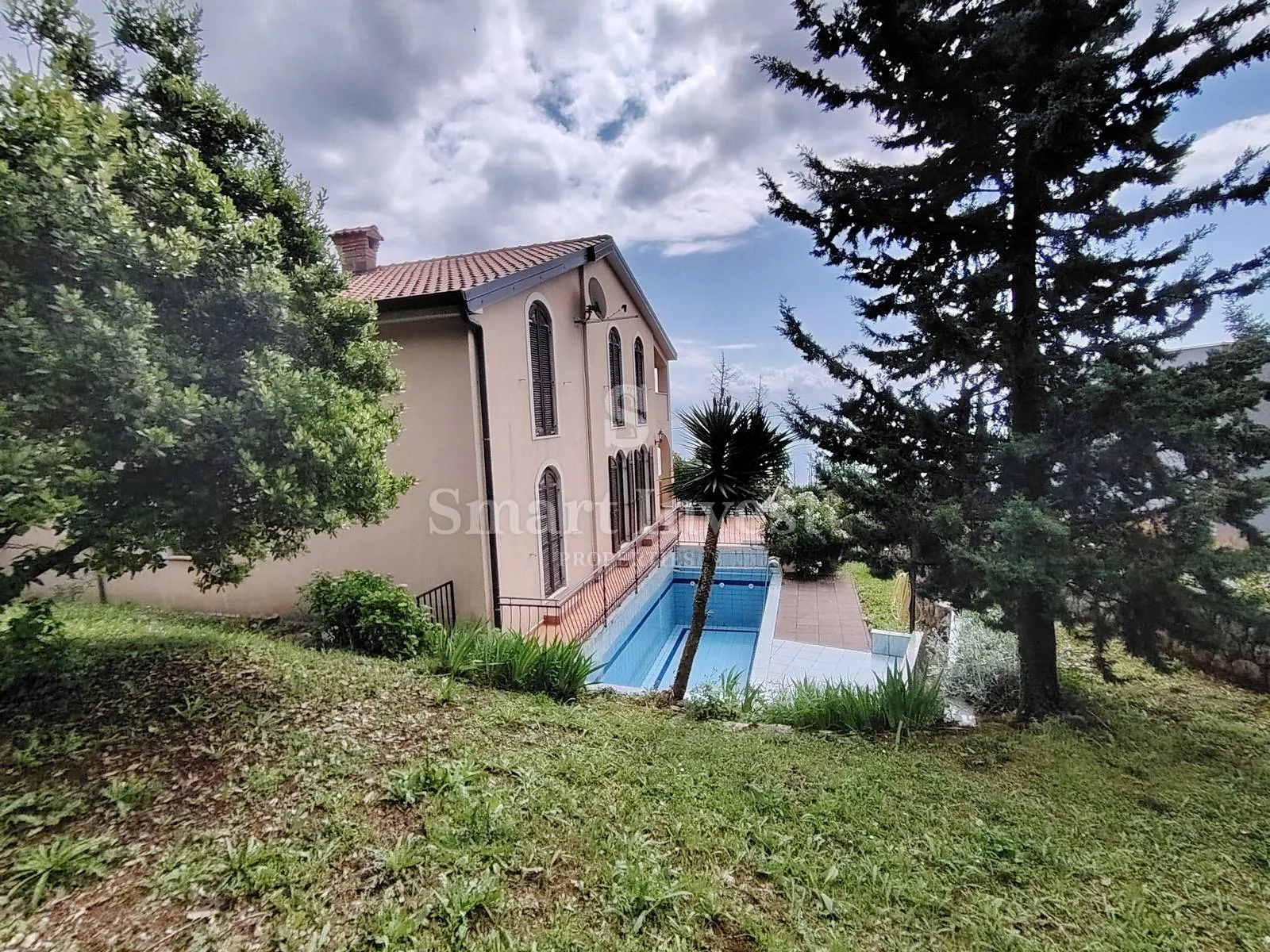 IČIĆI - POLJANE, odlična kuća s bazenom i panoramskim pogledom na more - Ičići, Opatija