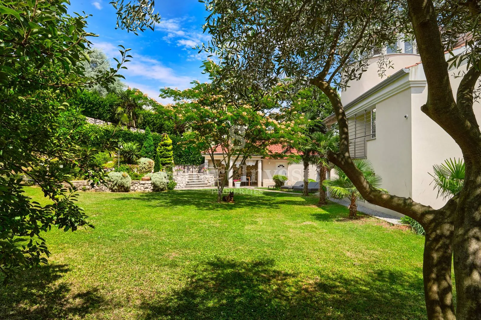 opatija, vila s pogledom na more i velikom okućnicom - slika 12