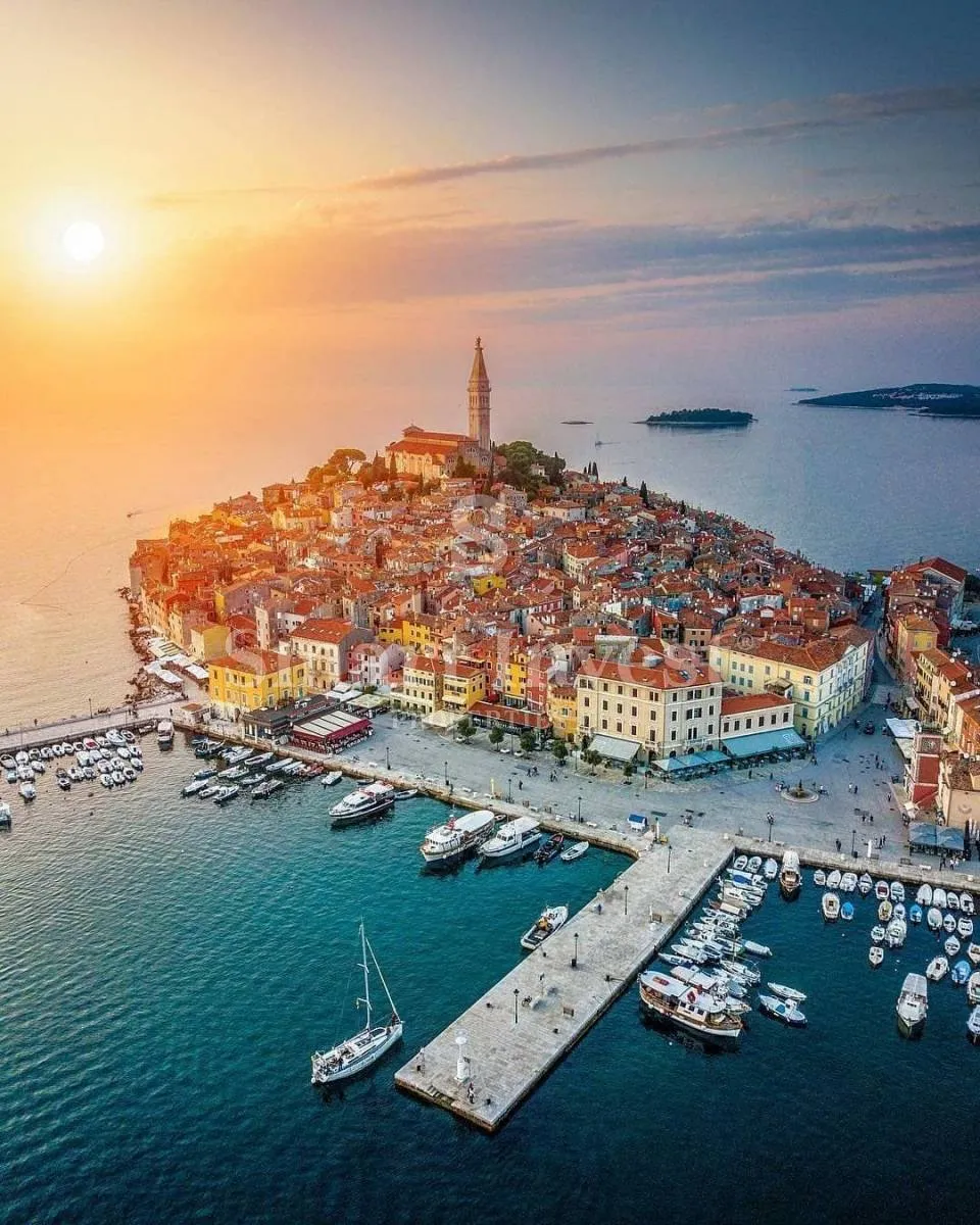 rovinj, poslovna zgrada smještena na top lokaciji - slika 2