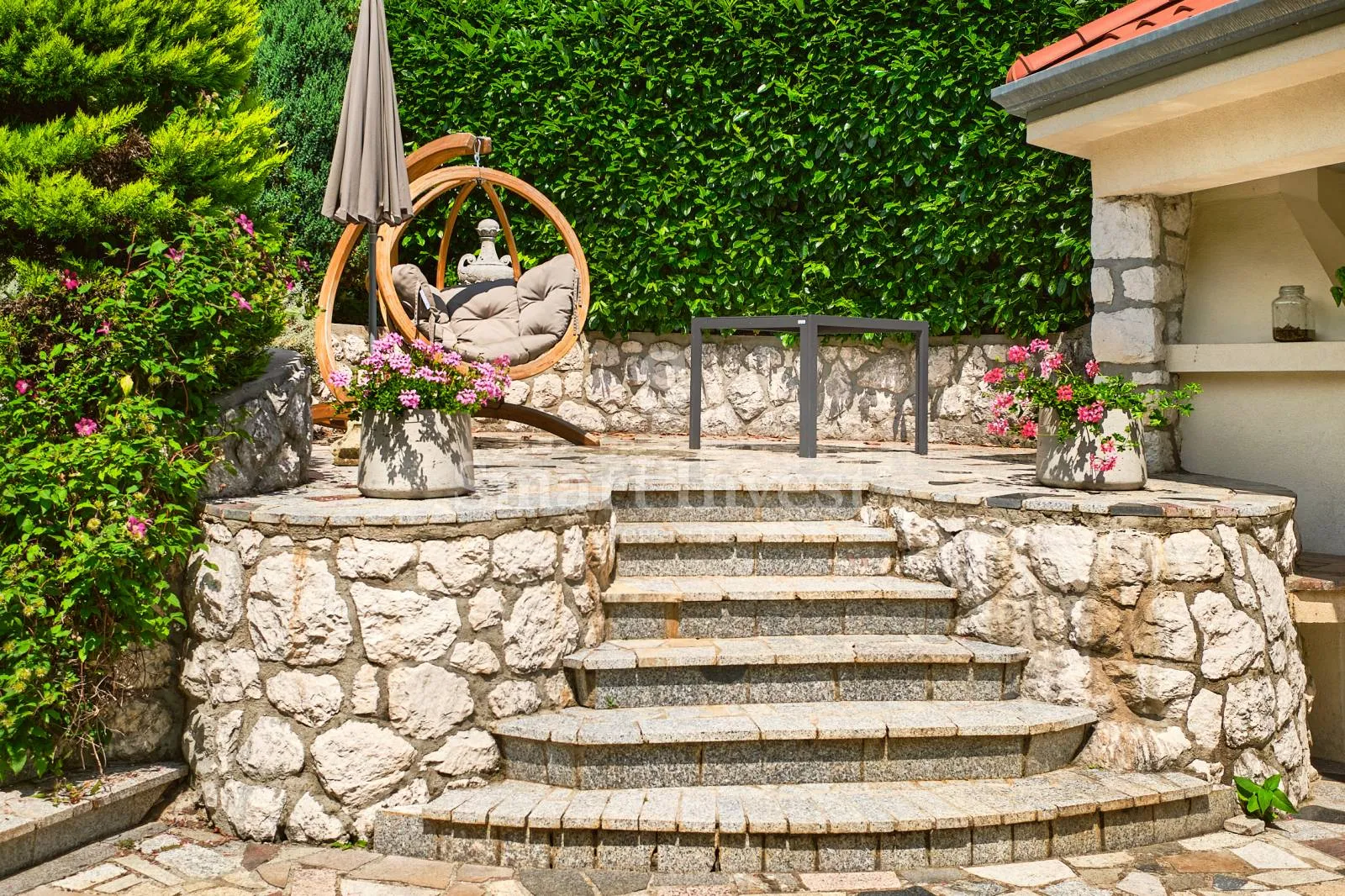 opatija, vila s pogledom na more i velikom okućnicom - slika 15