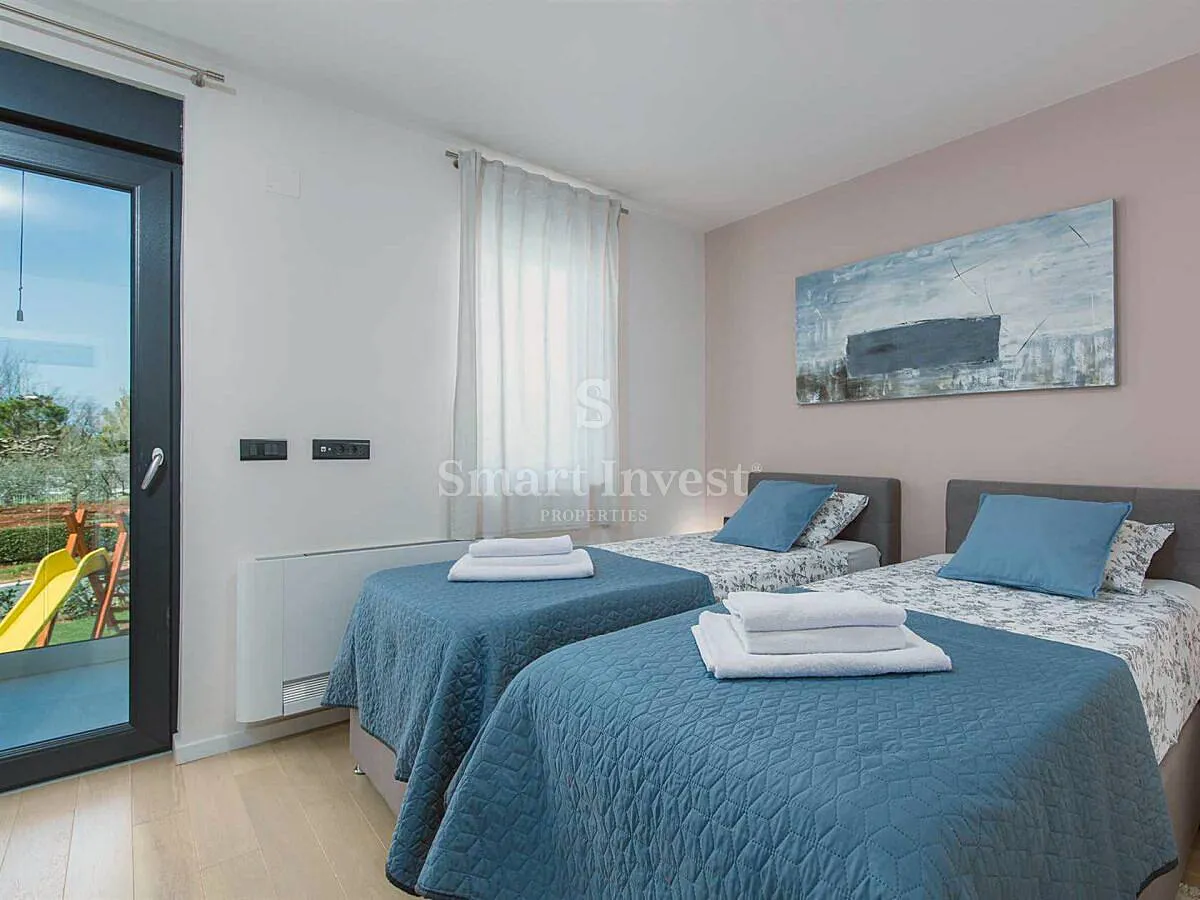 poreč okolica, moderna vila s grijanim bazenom i prostranom okućnicom - slika 22