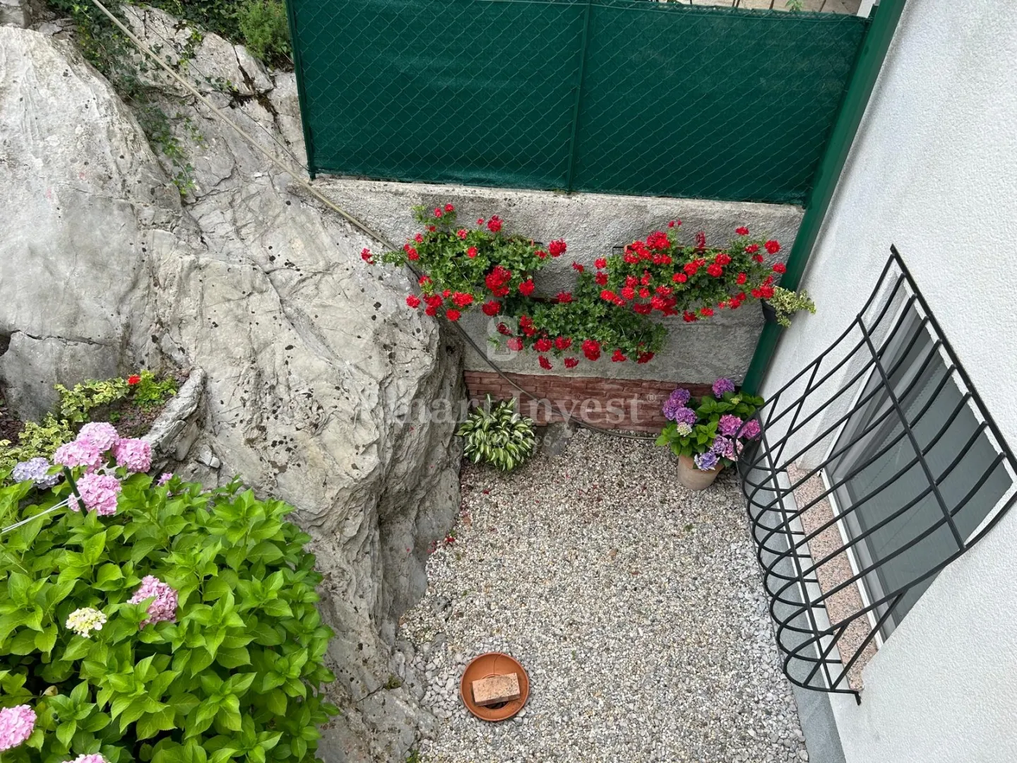 matulji - jušići, kuća u nizu s 3 stana, pogledom na more, konobom i garažom - slika 24