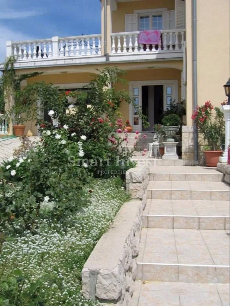 selce, luksuzna vila od 350 m2 u blizini mora! - slika 4