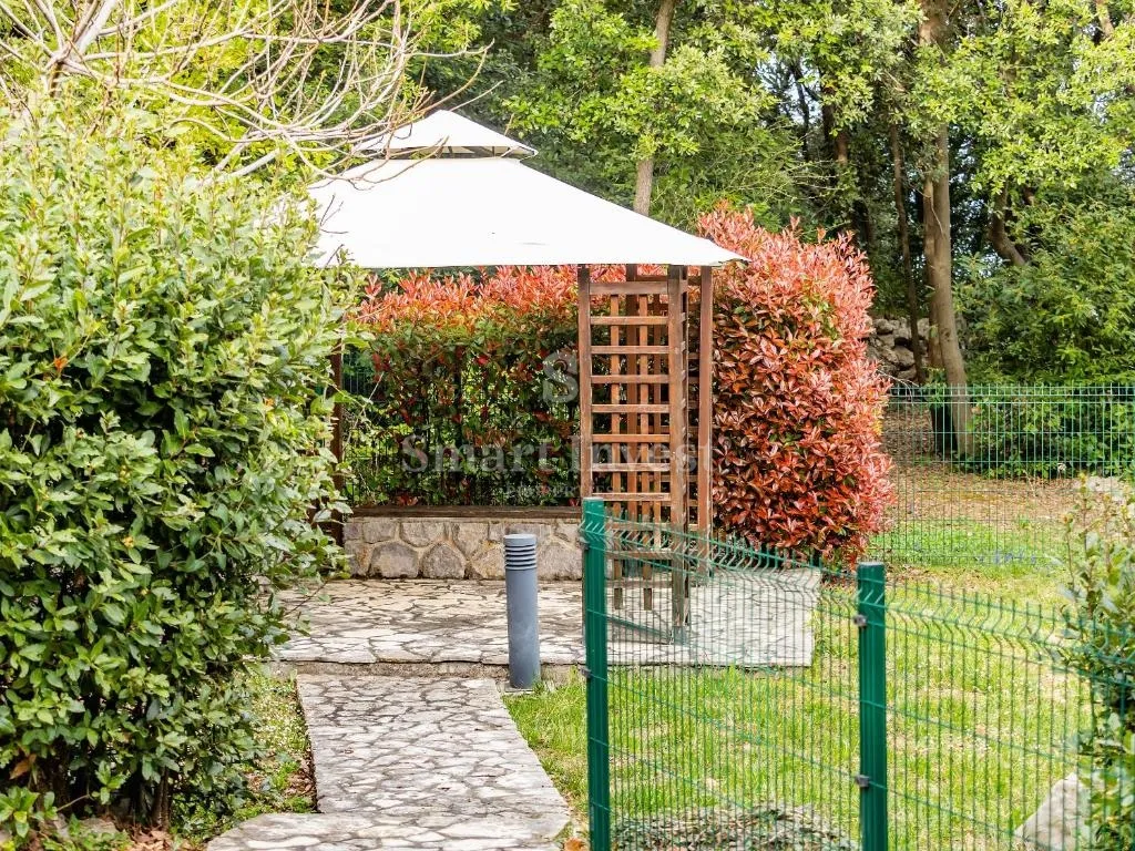 mošćenička draga, vila uz more s 6 apartmana i velikom okućnicom - slika 31