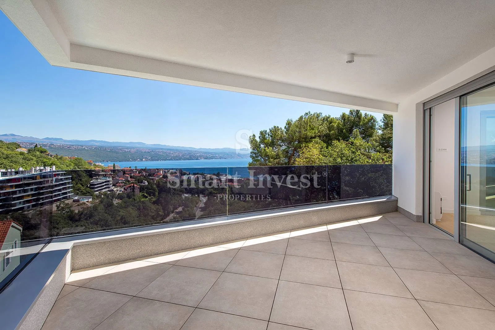 OPATIJA, luksuzan stan s pogledom na more (S1)
