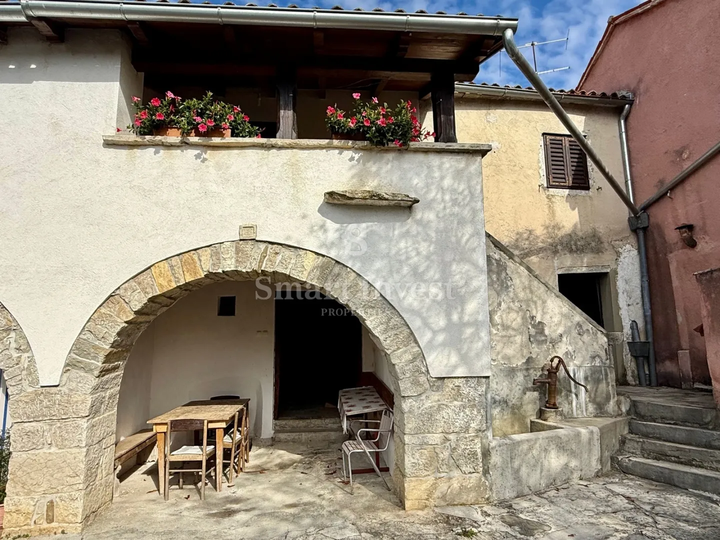 HUM - OKOLICA, starina s okućnicom * EKSKLUZIVNO SAMO KOD NAS* - Brnobići, Buzet