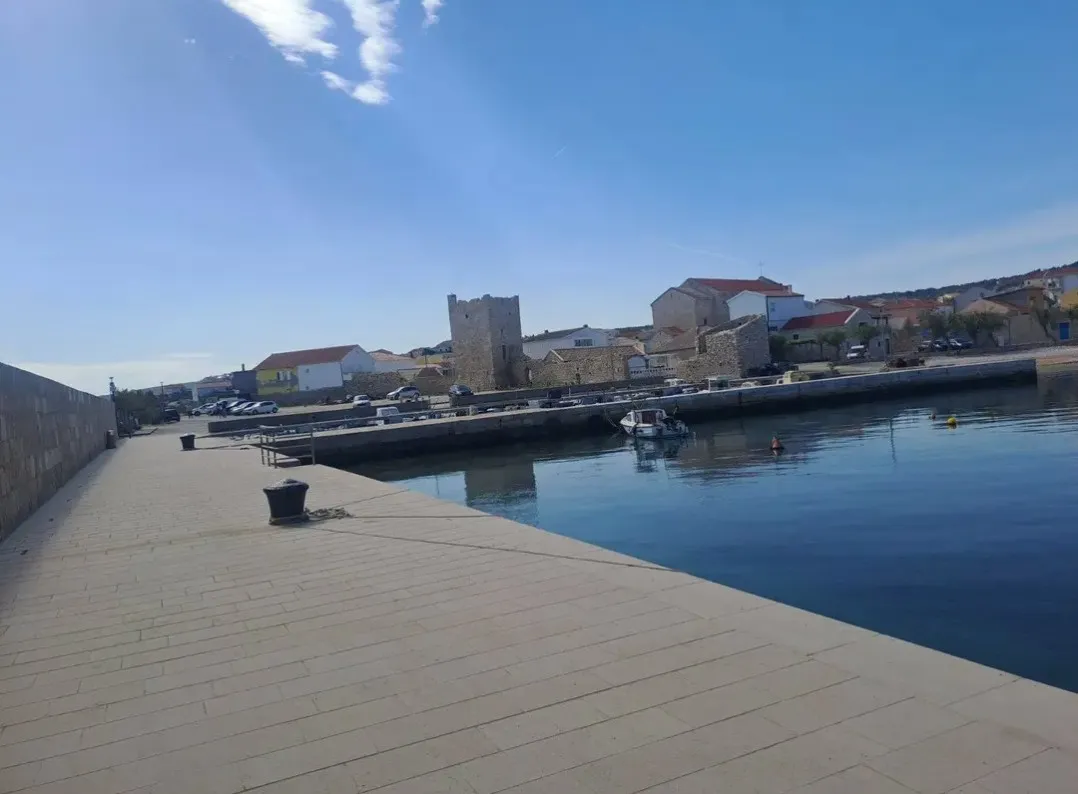 ražanac 20km zadar - kuca prvi red do mora s panoramskim pogledom - slika 14
