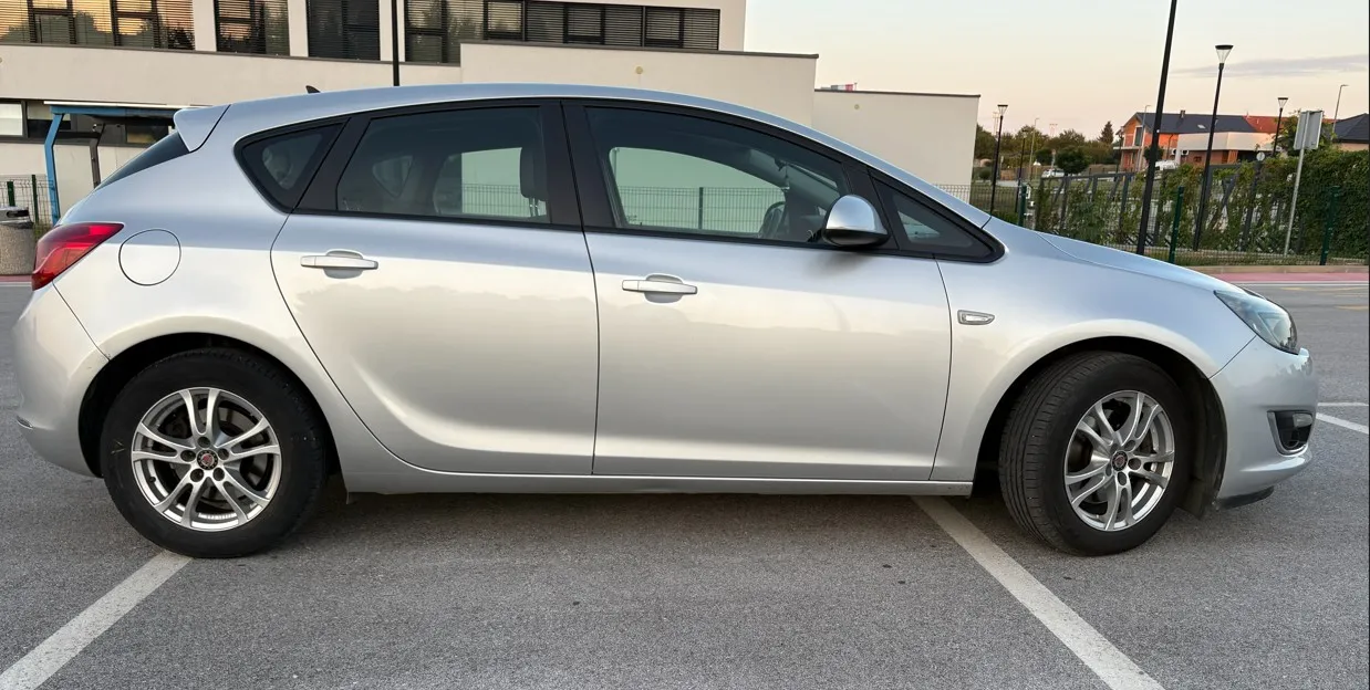 opel astra j 1.7 cdti ecoflex - slika 4