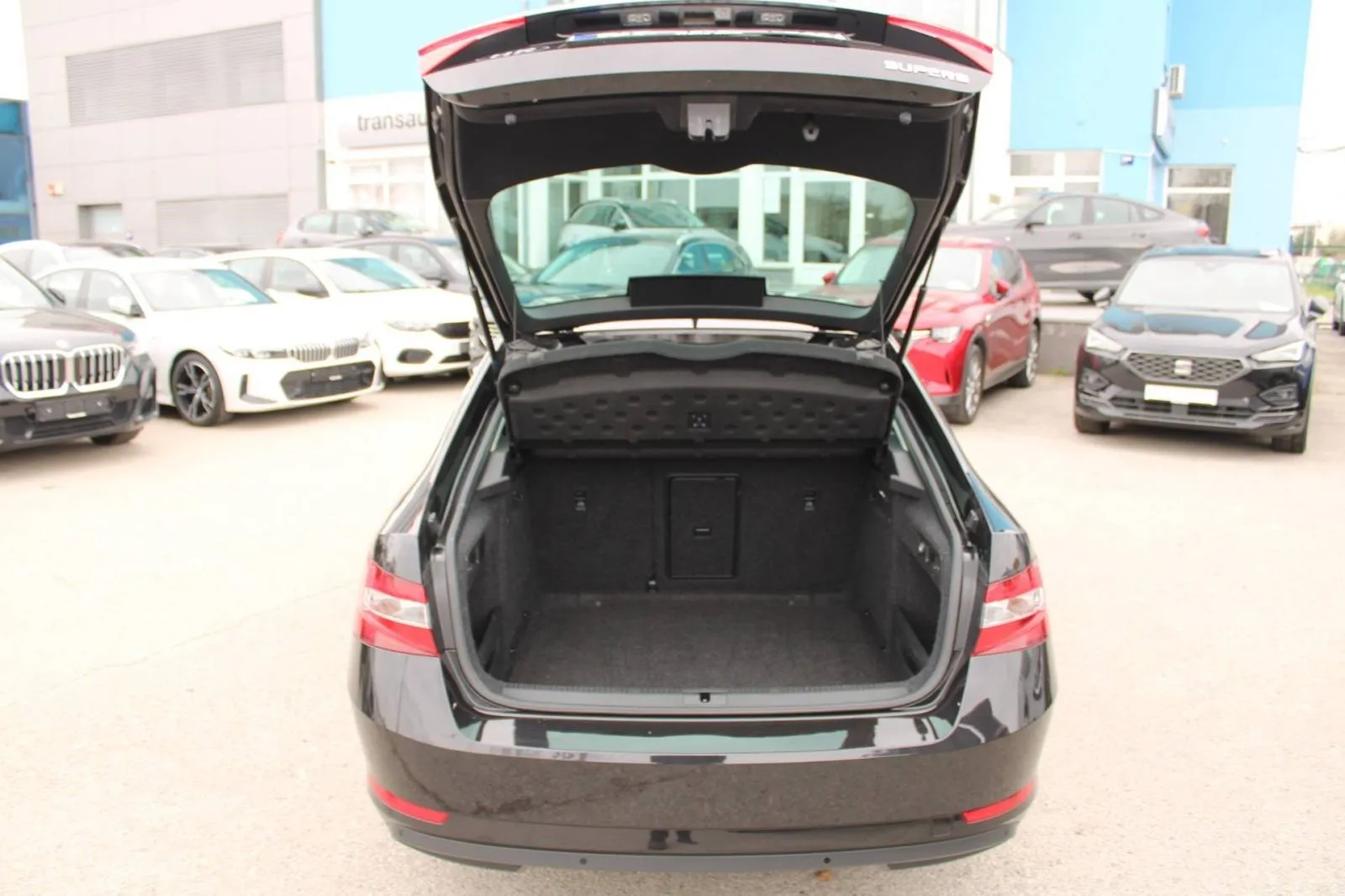 škoda superb 2.0 tdi dsg *led, navigacija, kamera* - slika 10