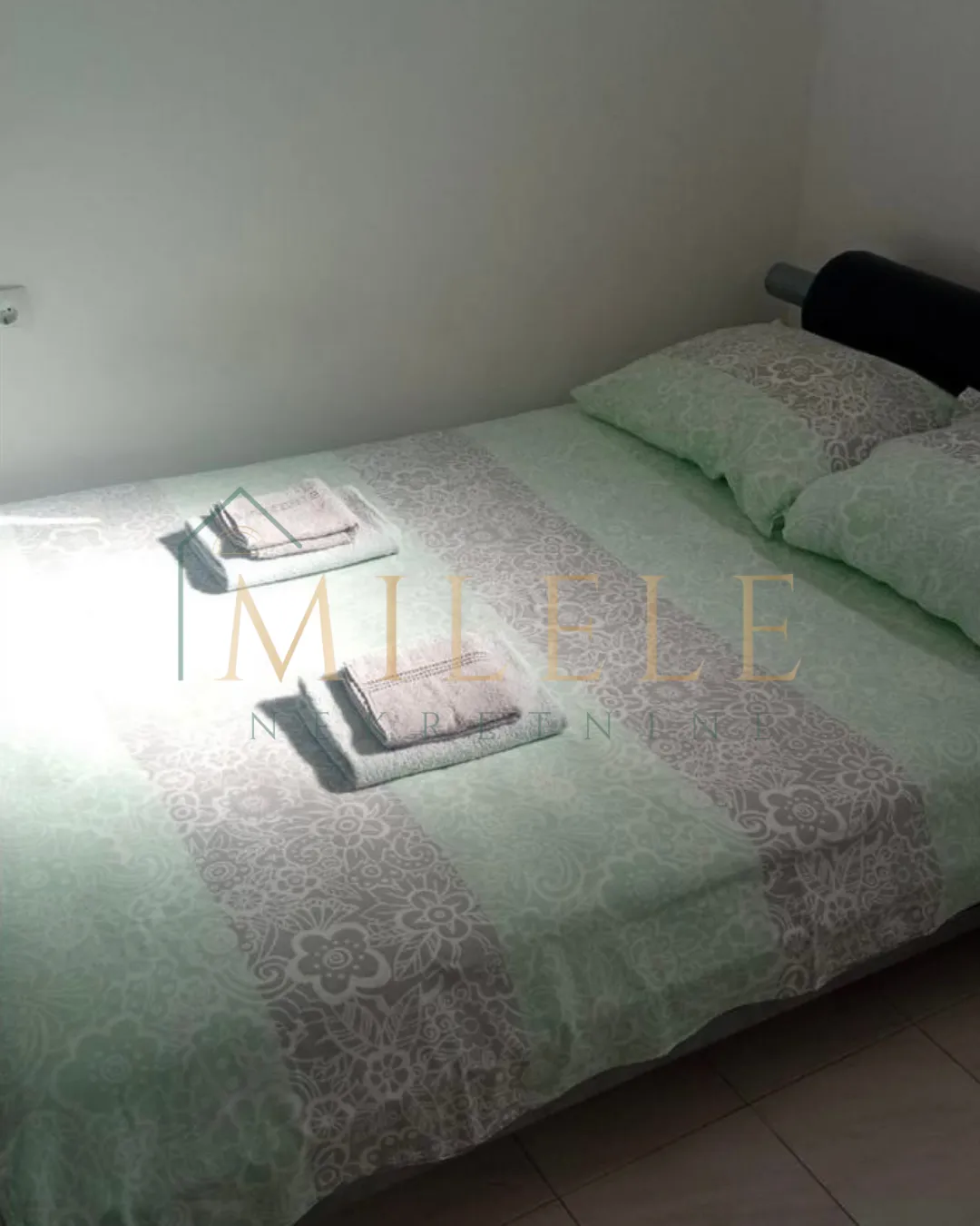 Kuća s tri apartmana na prodaju - Ždrelac, Pašman
